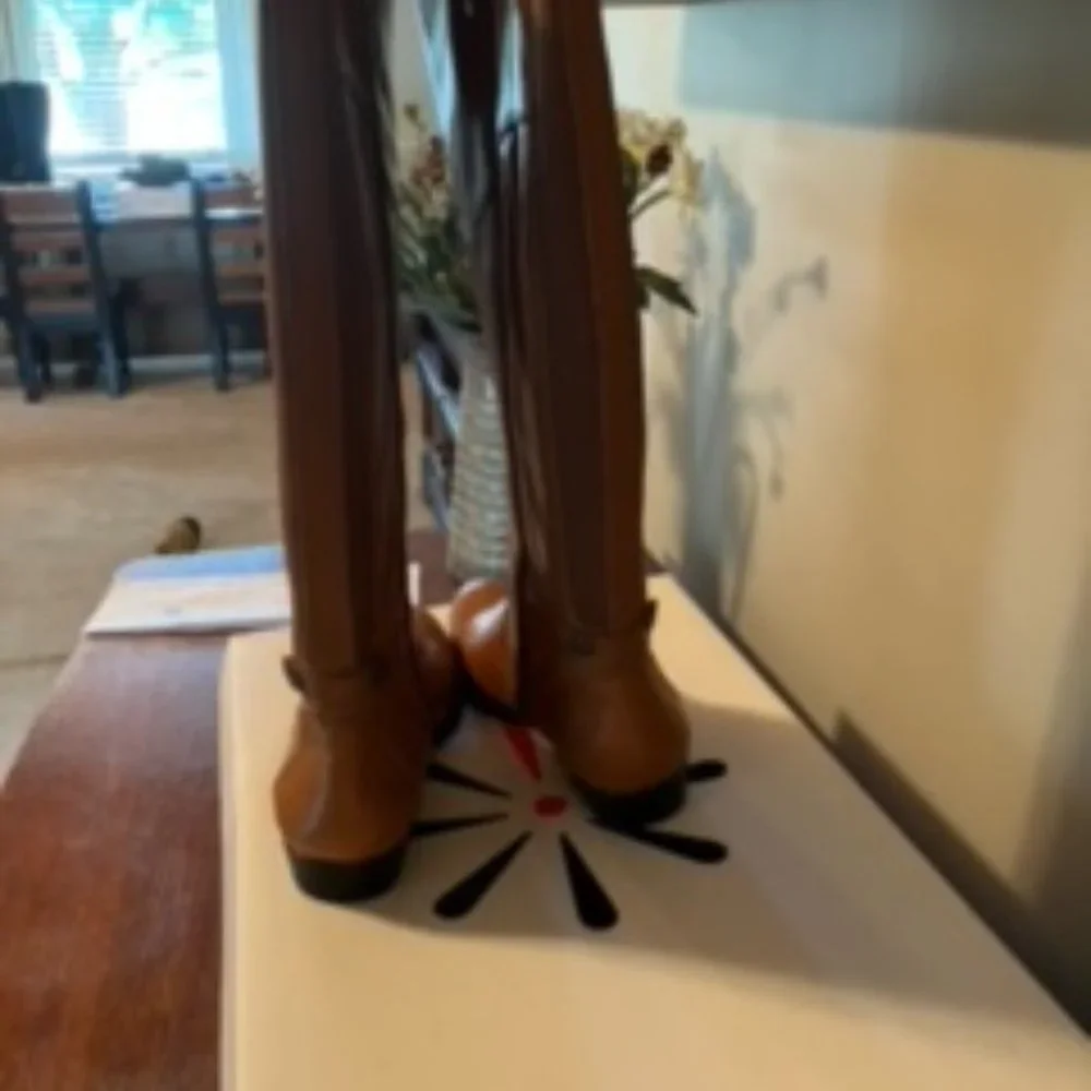 Isaac Mizrahl Leather Boots 6.5M Cognac - Picture 2 of 3